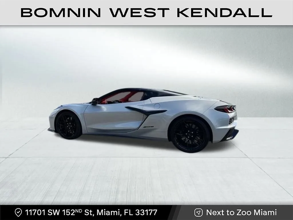 2023 Chevrolet Corvette Z06 3LZ photo 3