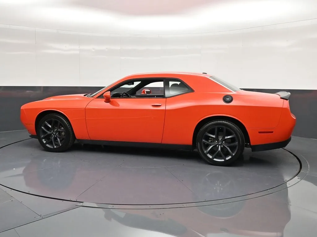 2021 Dodge Challenger SXT photo 8