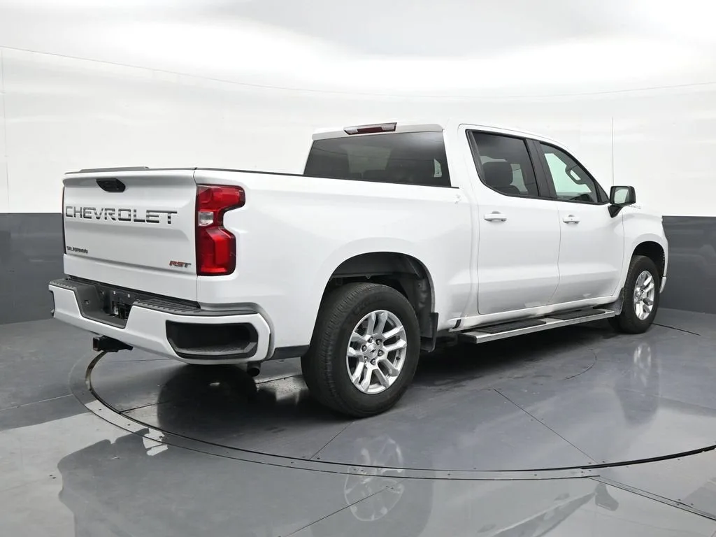 2024 Chevrolet Silverado 1500 RST photo 5