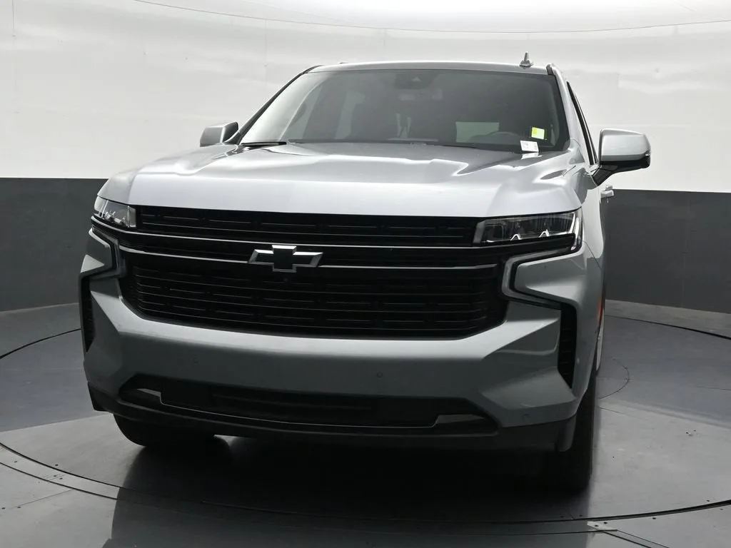 2024 Chevrolet Suburban RST photo 9