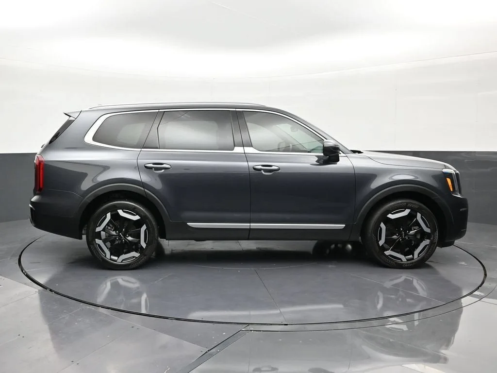 2024 Kia Telluride S photo 6