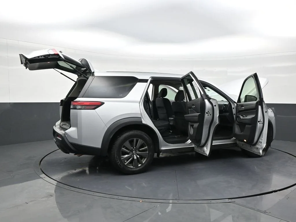 2022 Nissan Pathfinder S 2WD photo 28