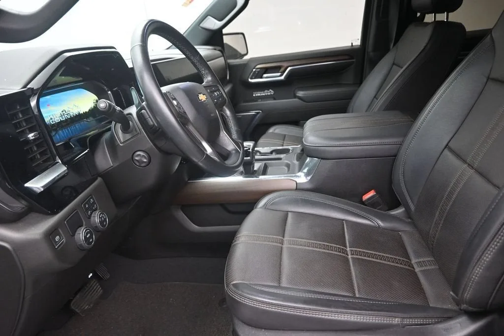 2023 Chevrolet Silverado 1500 High Country photo 12