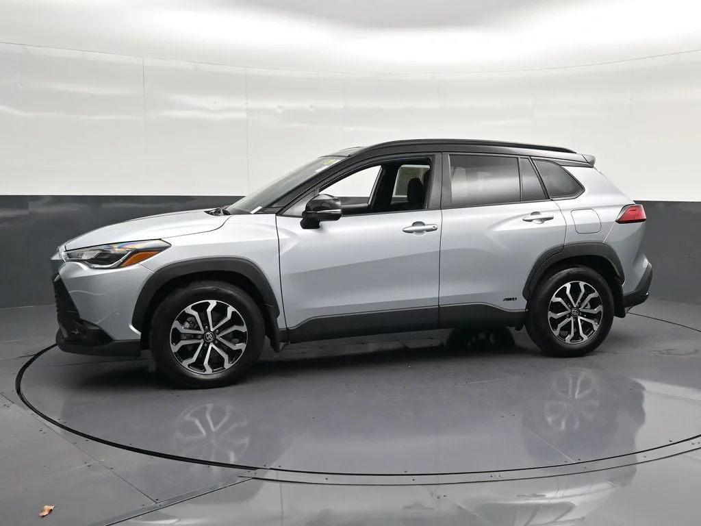 2024 Toyota Corolla Cross Hybrid SE photo 7