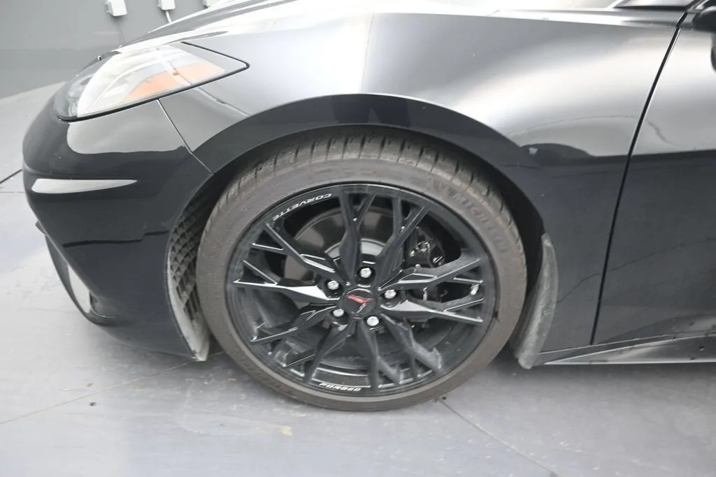 2025 Chevrolet Corvette Stingray 2LT photo 9