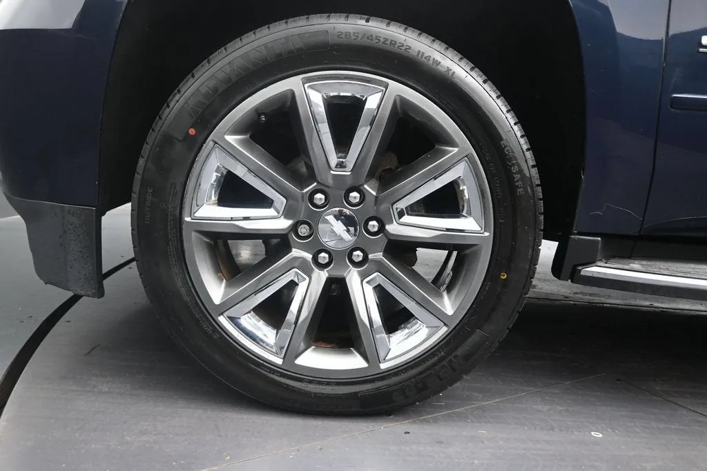 2019 Chevrolet Suburban Premier photo 10