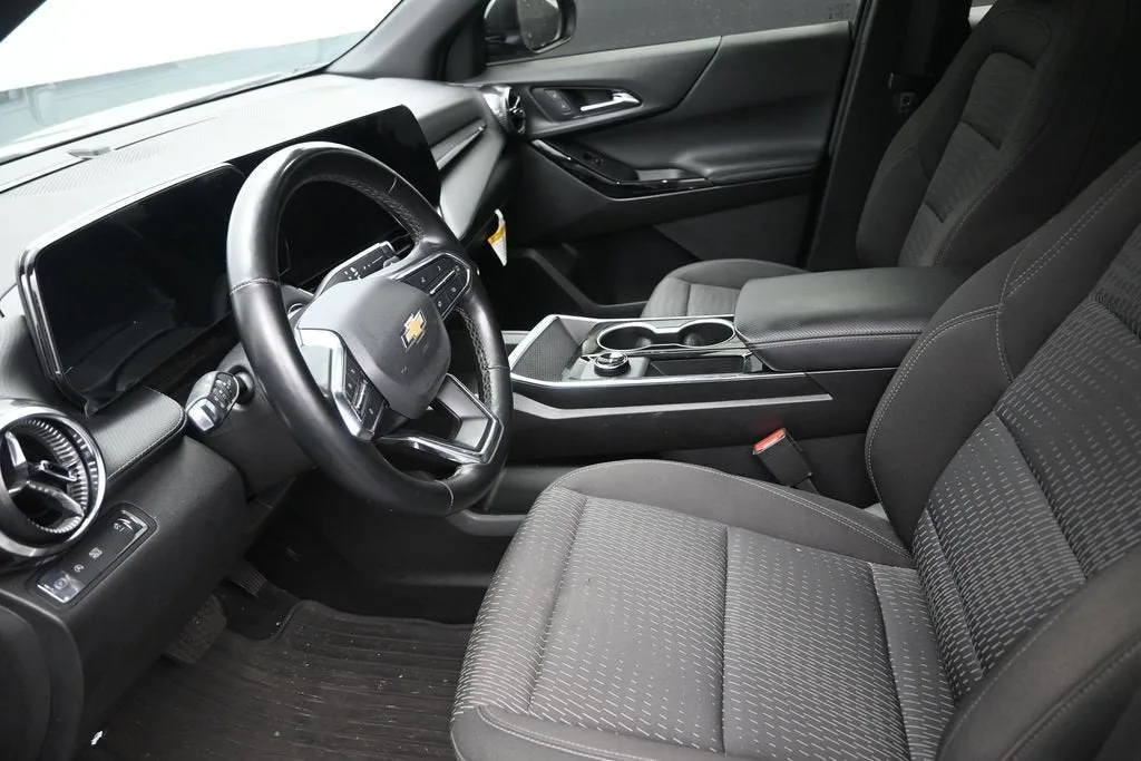 2026 Chevrolet Equinox LT photo 12
