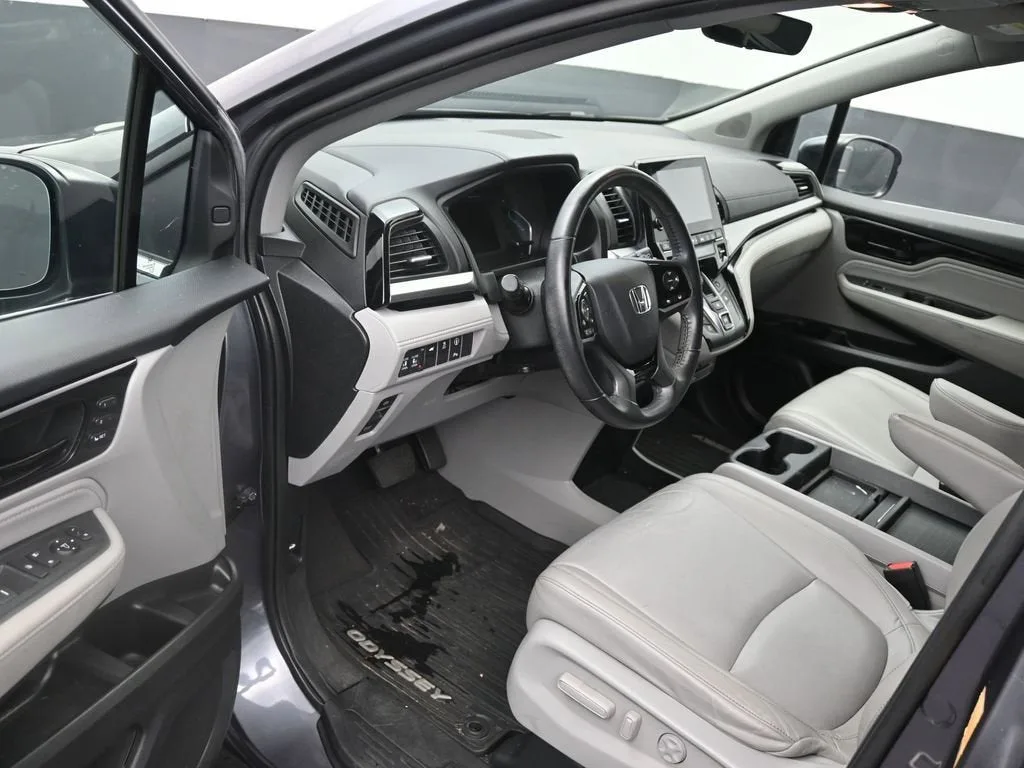 2021 Honda Odyssey Touring photo 10