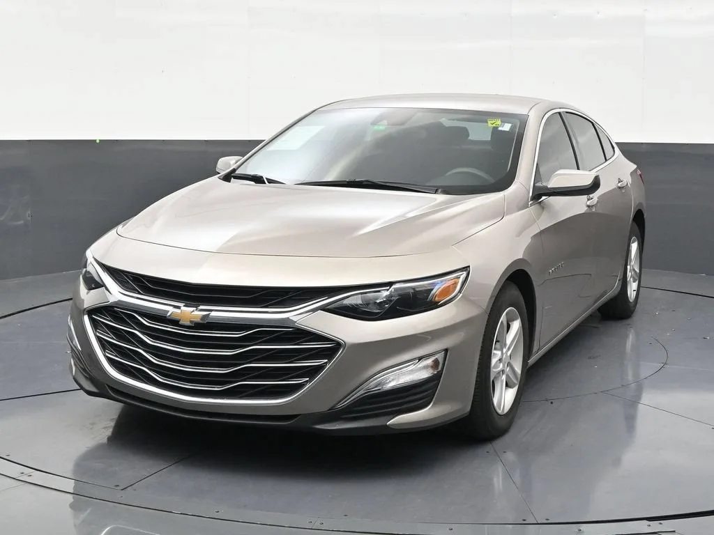 2025 Chevrolet Malibu LS photo 8