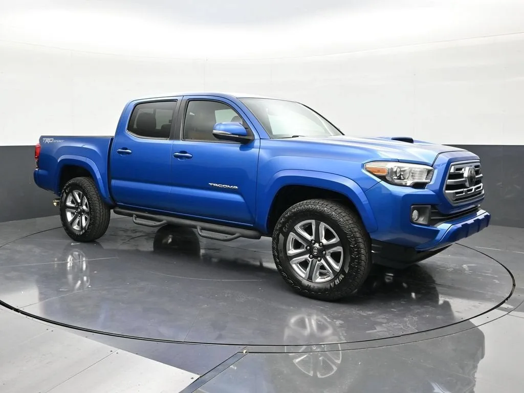 2016 Toyota Tacoma TRD Sport photo 7