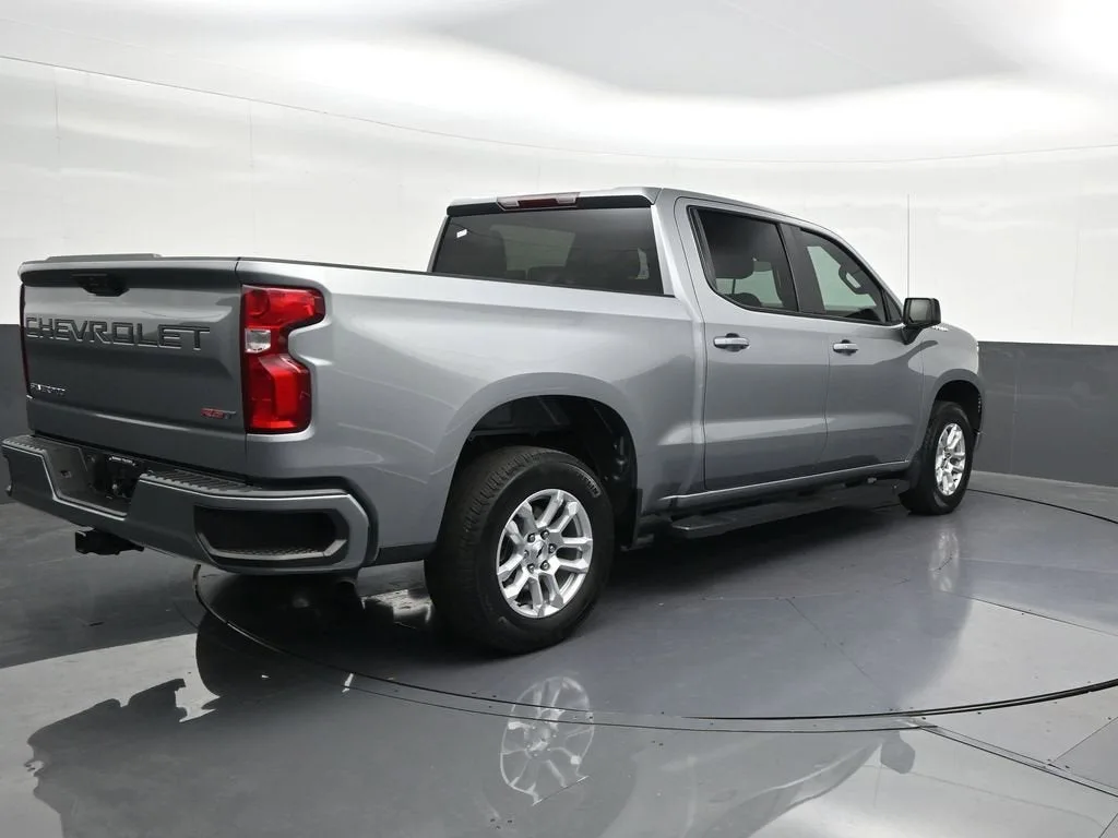 2023 Chevrolet Silverado 1500 RST photo 5