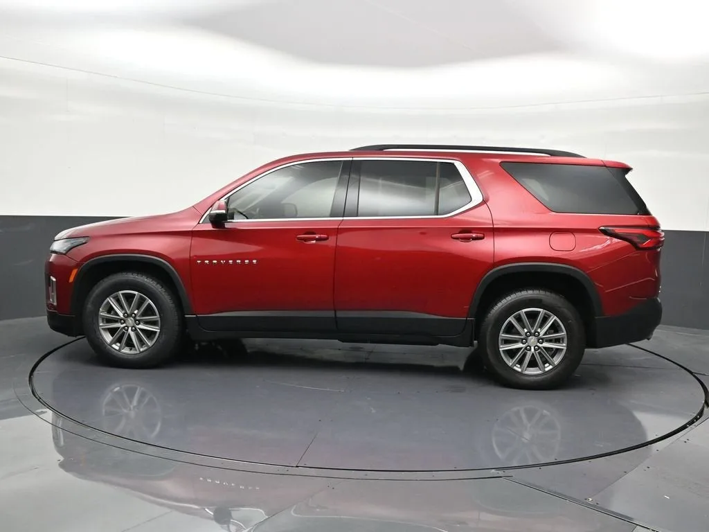 2024 Chevrolet Traverse Limited LT Cloth photo 2