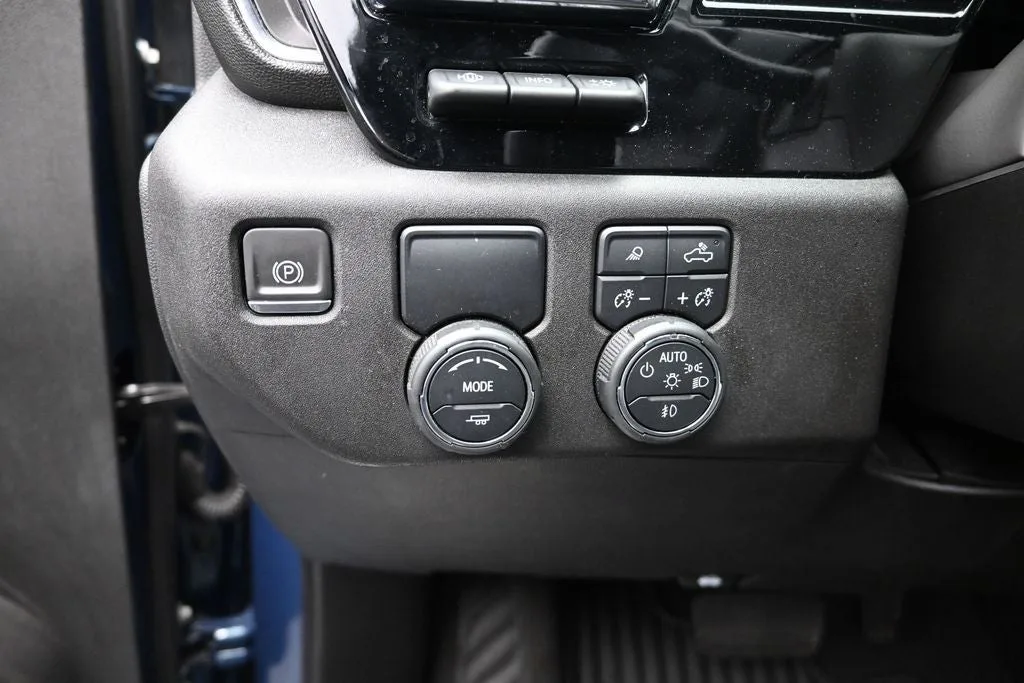 2024 Chevrolet Silverado 1500 High Country photo 12