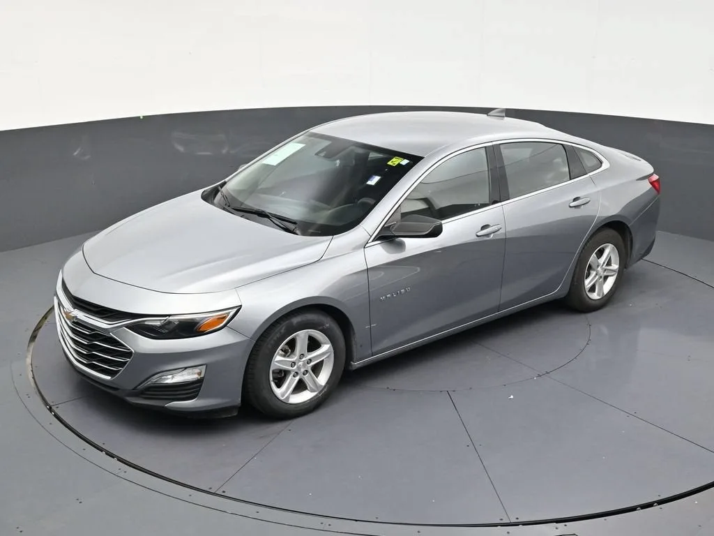 2023 Chevrolet Malibu LS photo 12