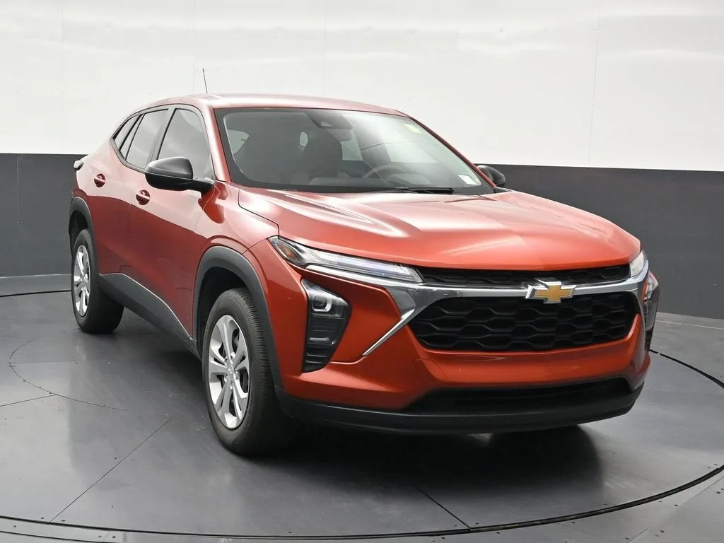 2024 Chevrolet Trax LS photo 8