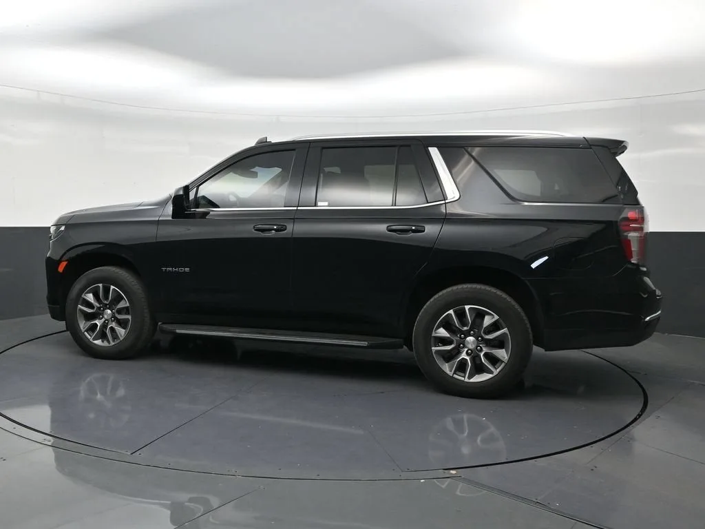 2022 Chevrolet Tahoe LT photo 2
