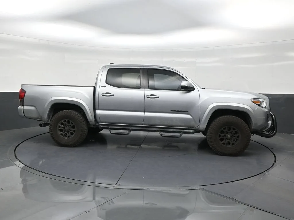2022 Toyota Tacoma 2WD SR5 photo 6