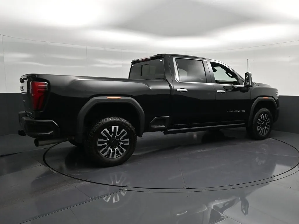 2025 GMC Sierra 2500HD Denali Ultimate photo 3