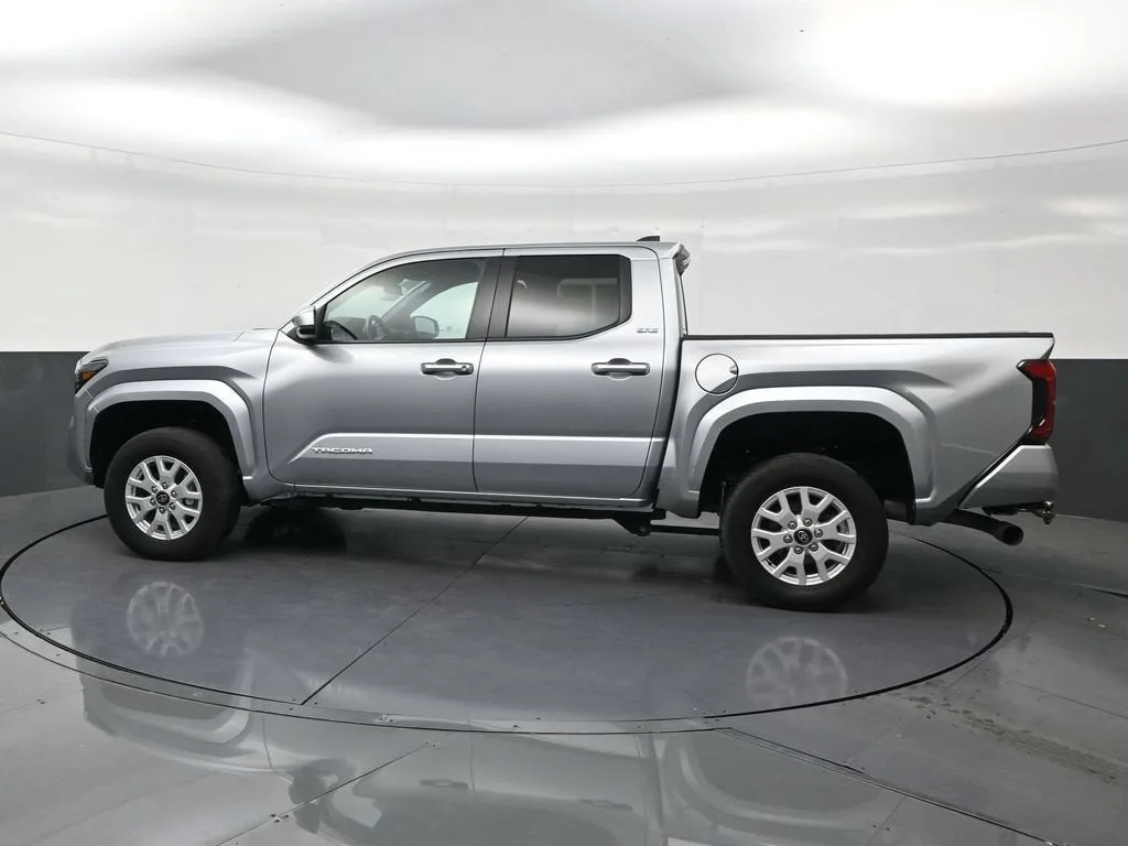2024 Toyota Tacoma SR5 photo 2