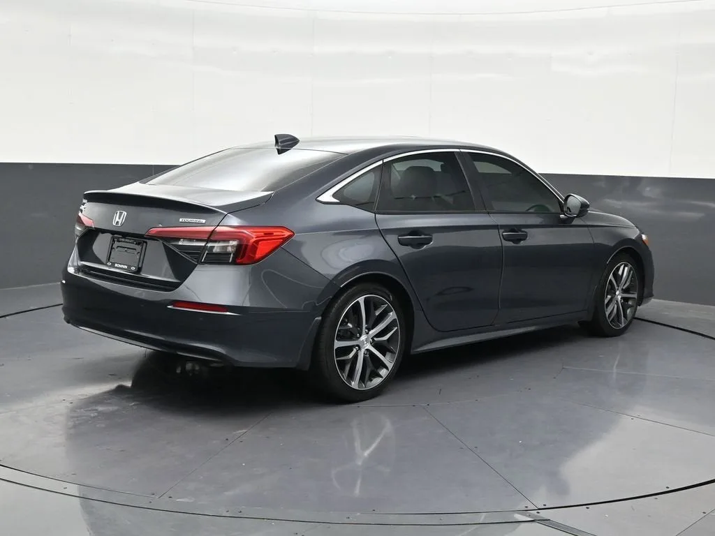 2024 Honda Civic Sedan Touring photo 5