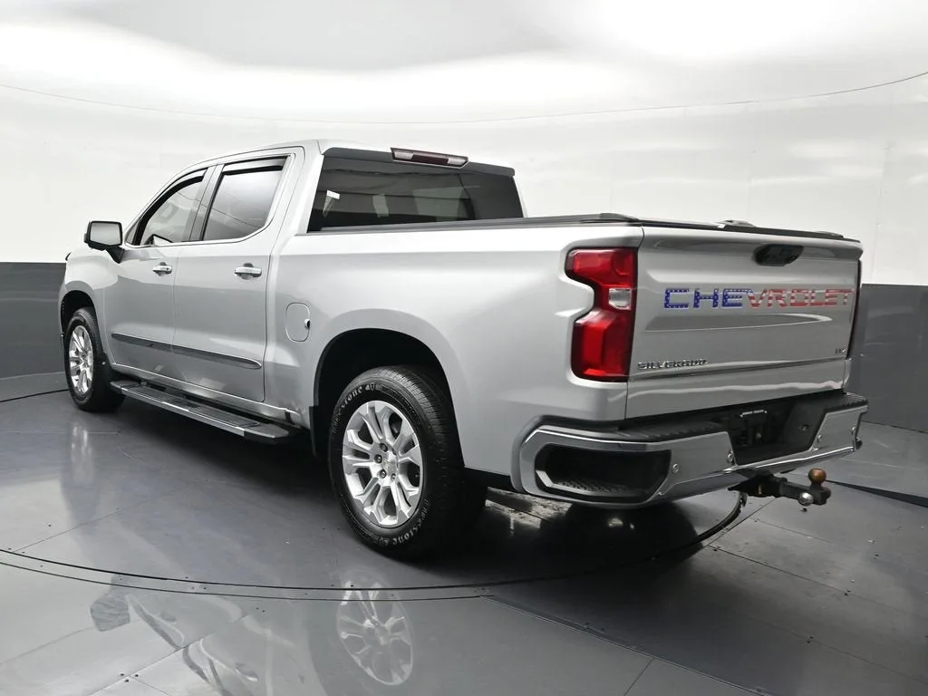 2022 Chevrolet Silverado 1500 LTZ photo 3