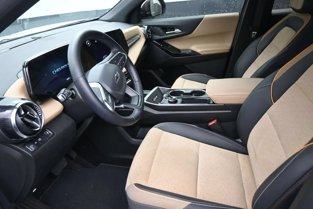 2025 Chevrolet Equinox ACTIV photo 12