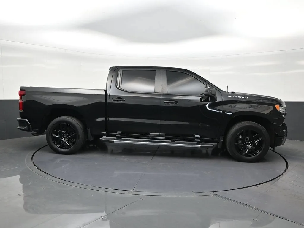 2023 Chevrolet Silverado 1500 RST photo 6