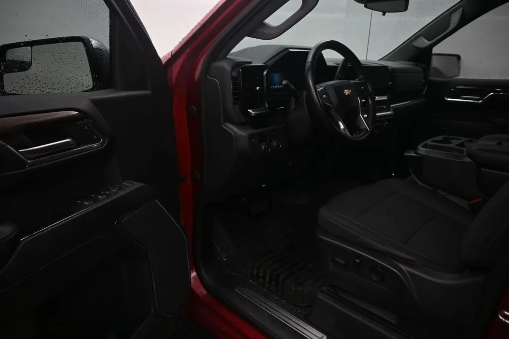 2023 Chevrolet Silverado 1500 LT photo 10