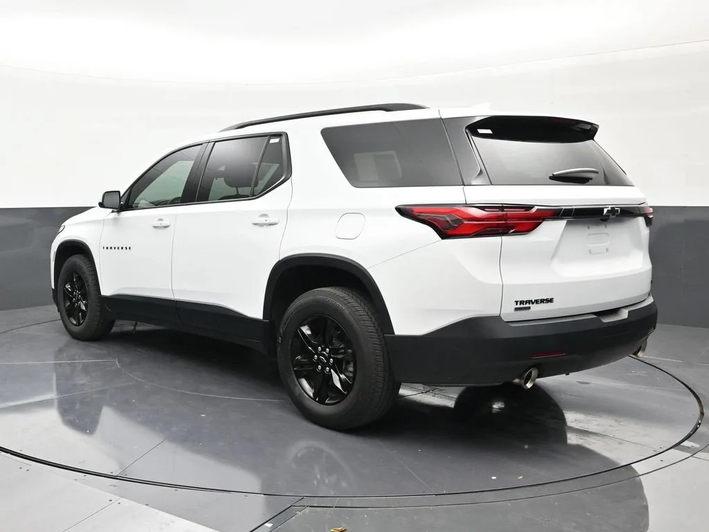 2024 Chevrolet Traverse Limited LT Cloth photo 3