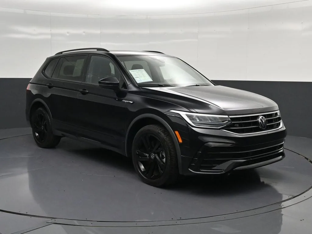 2023 Volkswagen Tiguan 2.0T SE R-Line Black photo 5