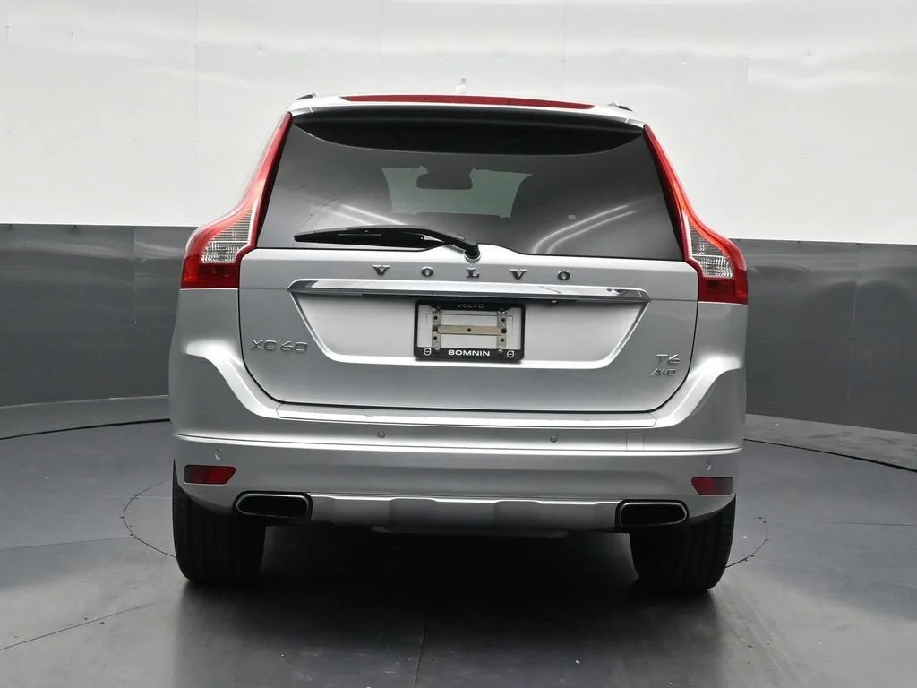 2015 Volvo XC60 T6 Premier Plus photo 4