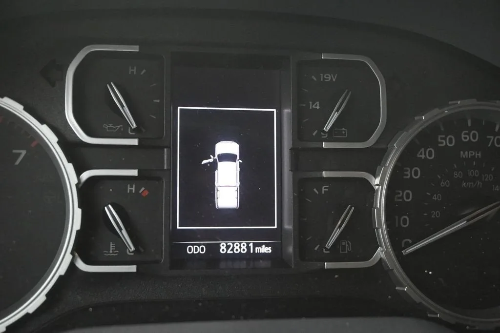 2020 Toyota Tundra SR5 photo 10