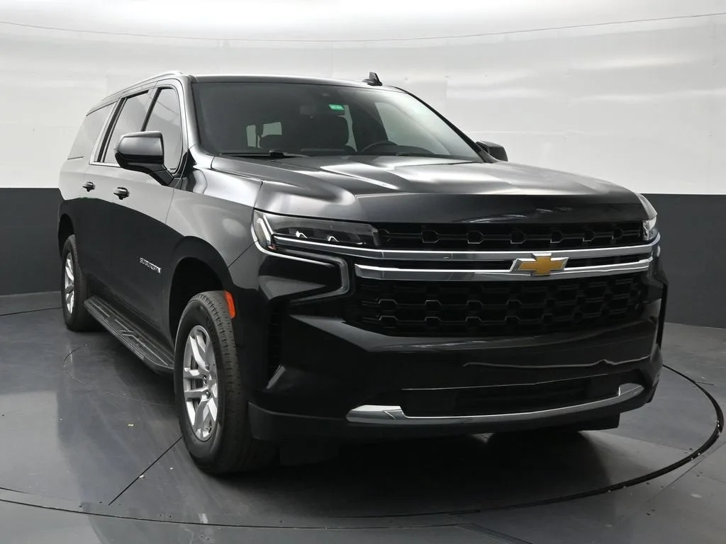 2024 Chevrolet Suburban LS photo 7