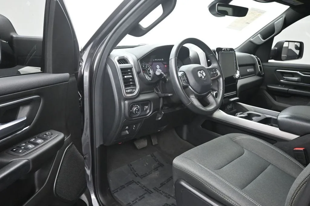 2024 RAM 1500 Big Horn Crew Cab 4x2 5'7" Box photo 10