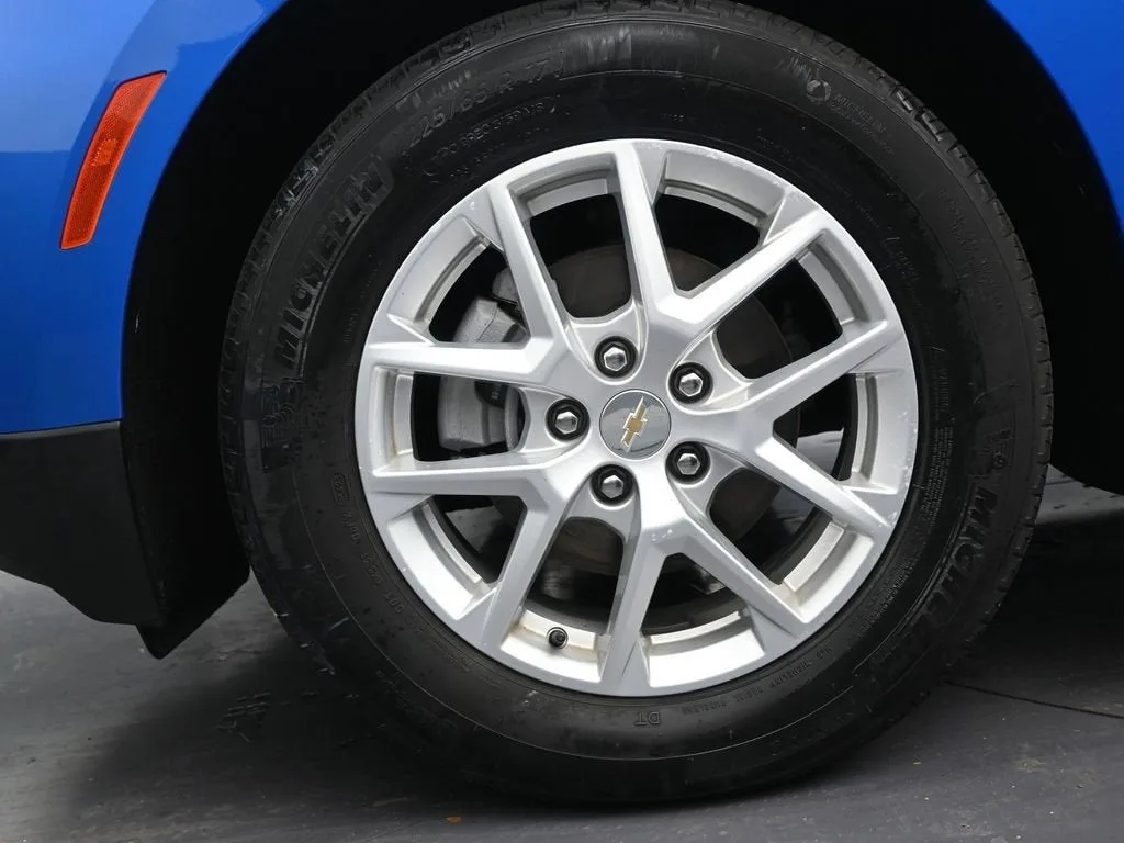 2024 Chevrolet Equinox LS photo 10