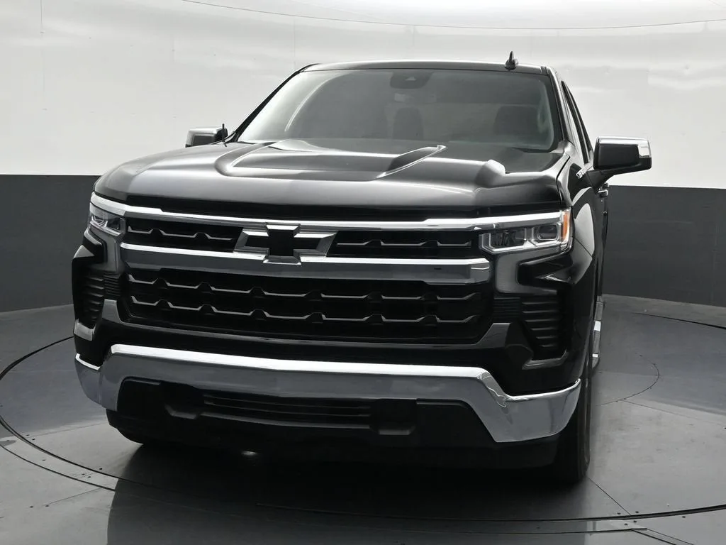 2024 Chevrolet Silverado 1500 LT photo 9
