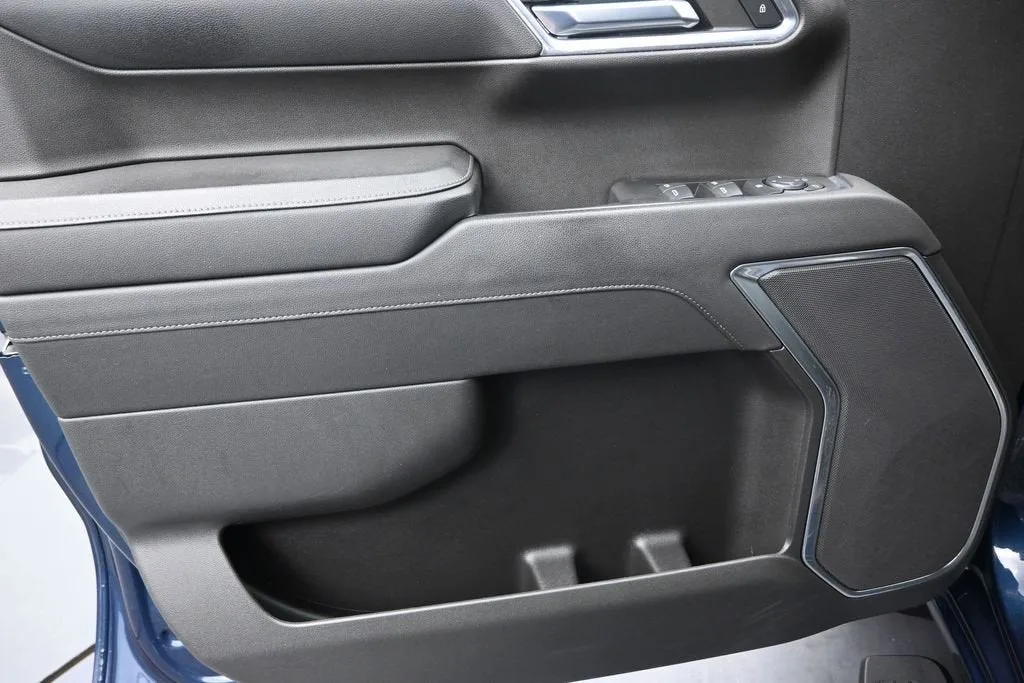 2023 Chevrolet Silverado 1500 LT photo 12