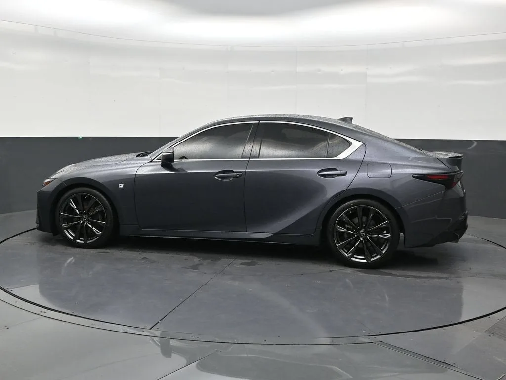 2021 Lexus IS 350 F SPORT photo 2