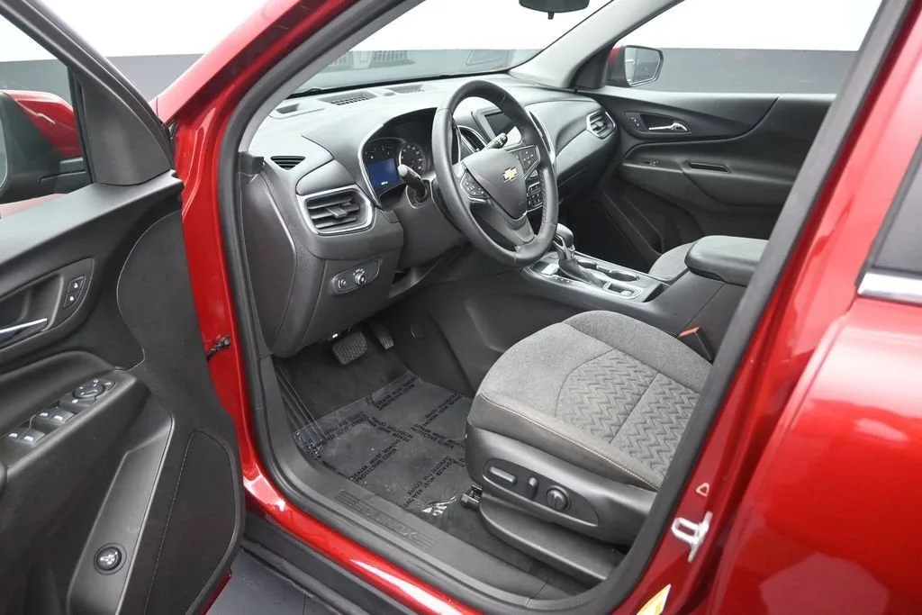 2024 Chevrolet Equinox LT photo 11