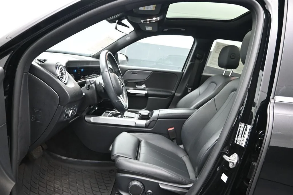 2022 Mercedes-Benz GLB GLB 250 photo 11