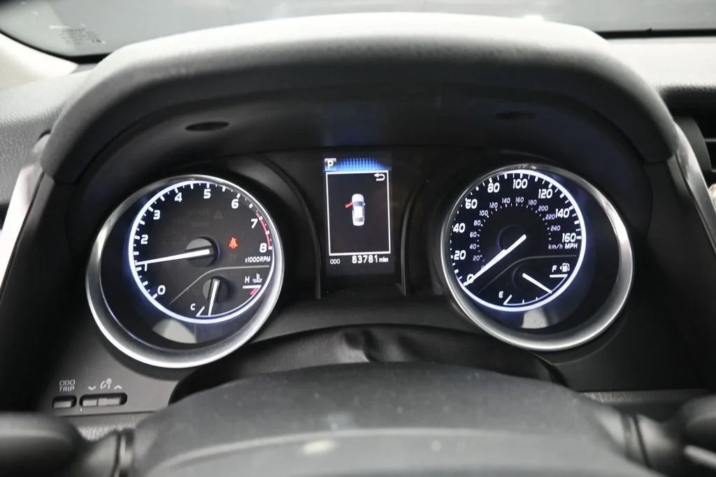 2018 Toyota Camry SE photo 11