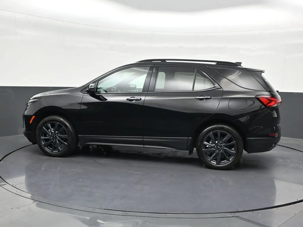 2024 Chevrolet Equinox RS photo 2