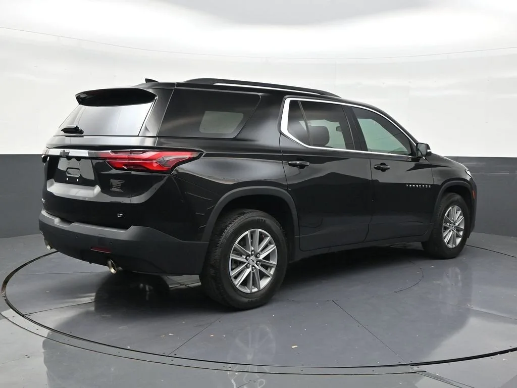 2023 Chevrolet Traverse LT Leather photo 5