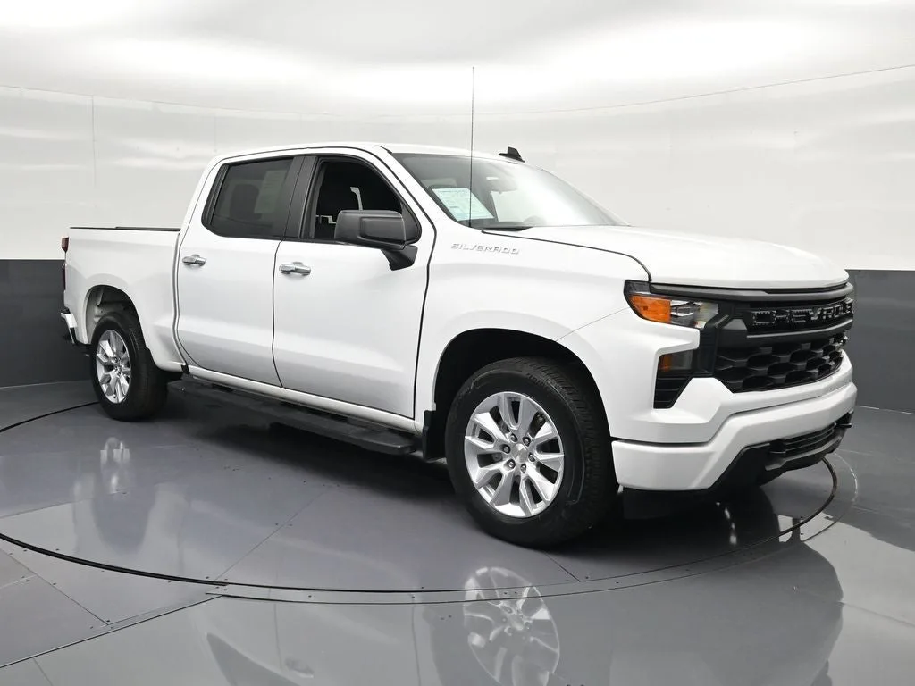 2024 Chevrolet Silverado 1500 Custom photo 5