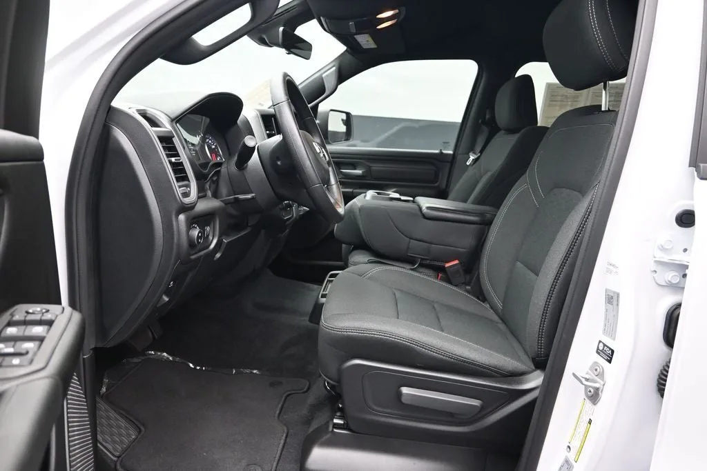 2025 RAM 1500 Tradesman photo 11