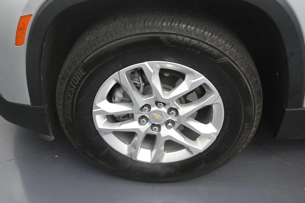2022 Chevrolet Traverse LS photo 9