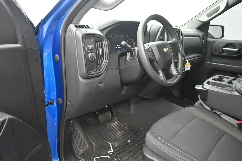 2023 Chevrolet Silverado 1500 Custom photo 10