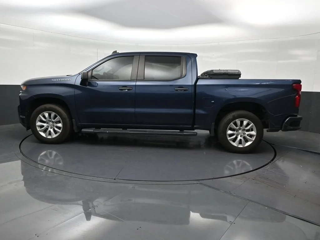 2022 Chevrolet Silverado 1500 LTD Custom photo 2