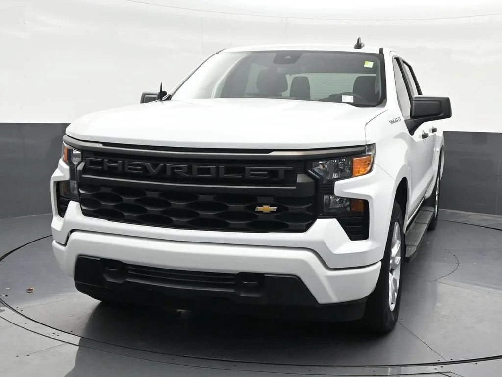 2023 Chevrolet Silverado 1500 Custom photo 9