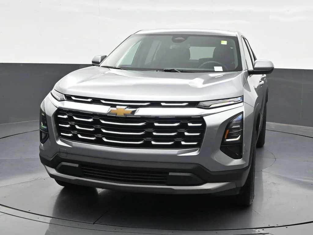 2025 Chevrolet Equinox LT photo 9